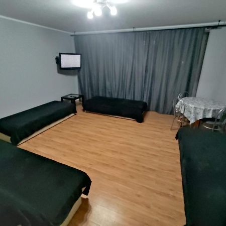 3030 Jana Spychalskiego 32 - Tanie Pokoje W Apartamencie - Samodzielne Zameldowanie - Self Check In Poznan Dış mekan fotoğraf