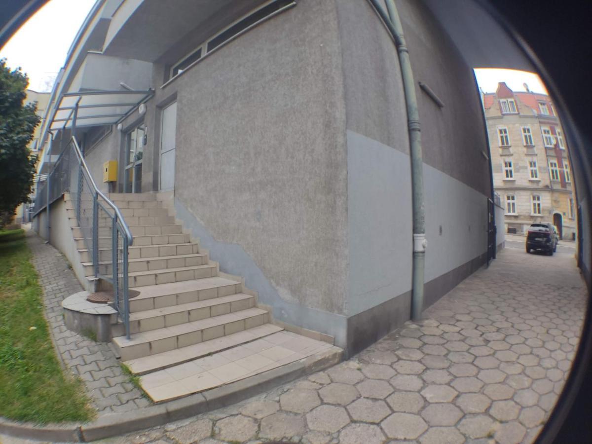 3030 Jana Spychalskiego 32 - Tanie Pokoje W Apartamencie - Samodzielne Zameldowanie - Self Check In Poznan Dış mekan fotoğraf