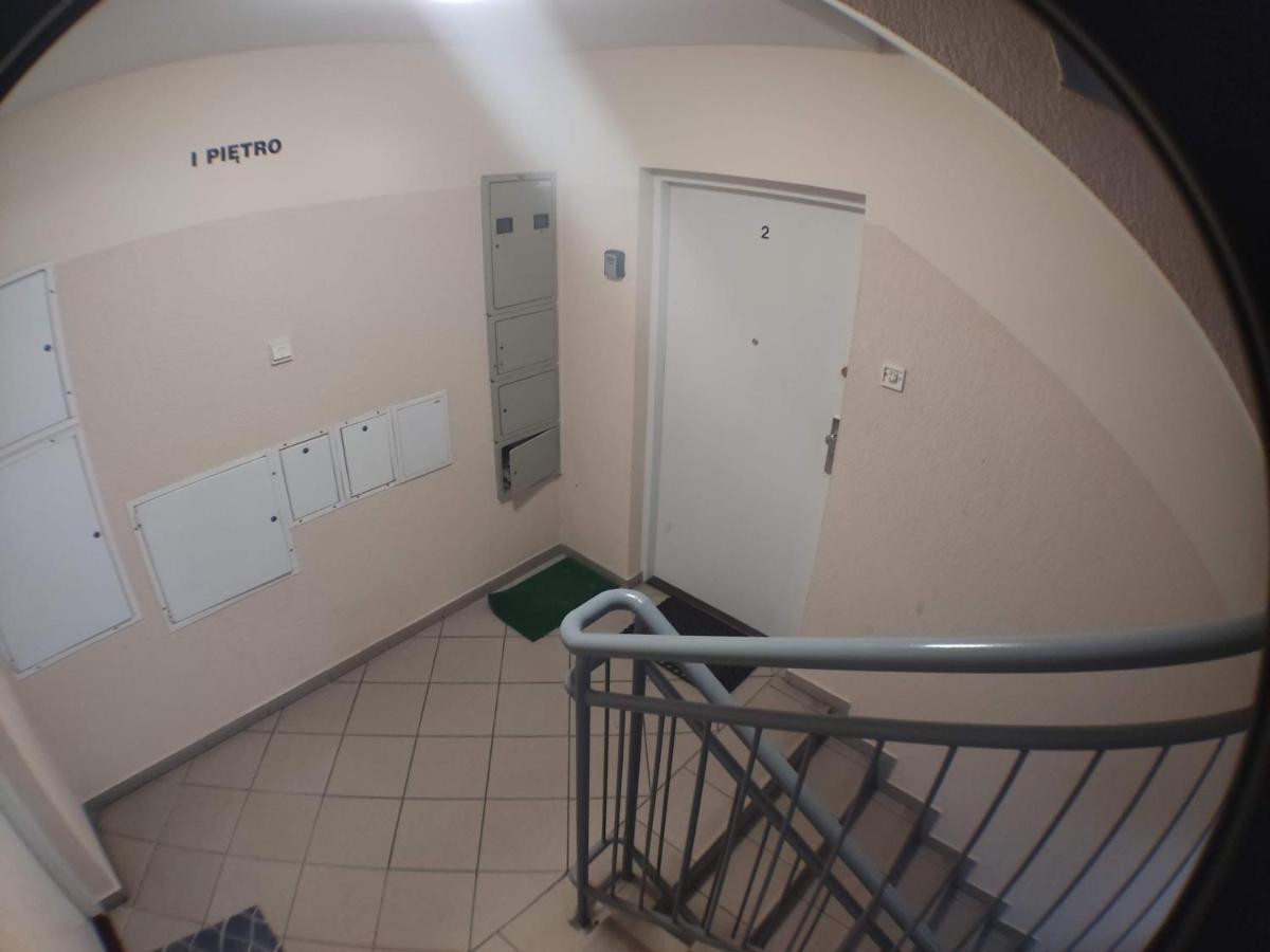 3030 Jana Spychalskiego 32 - Tanie Pokoje W Apartamencie - Samodzielne Zameldowanie - Self Check In Poznan Dış mekan fotoğraf