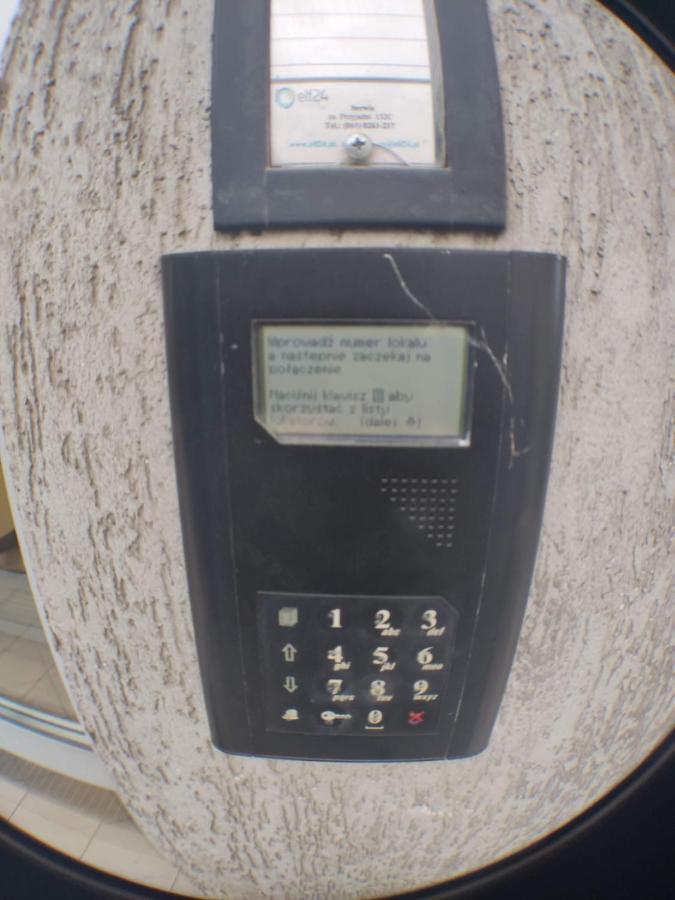 3030 Jana Spychalskiego 32 - Tanie Pokoje W Apartamencie - Samodzielne Zameldowanie - Self Check In Poznan Dış mekan fotoğraf