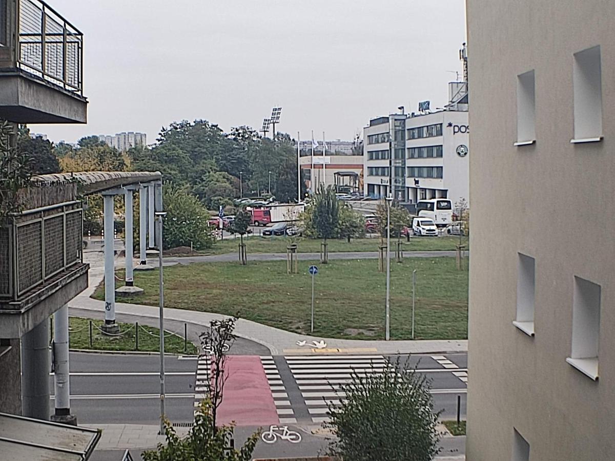 3030 Jana Spychalskiego 32 - Tanie Pokoje W Apartamencie - Samodzielne Zameldowanie - Self Check In Poznan Dış mekan fotoğraf