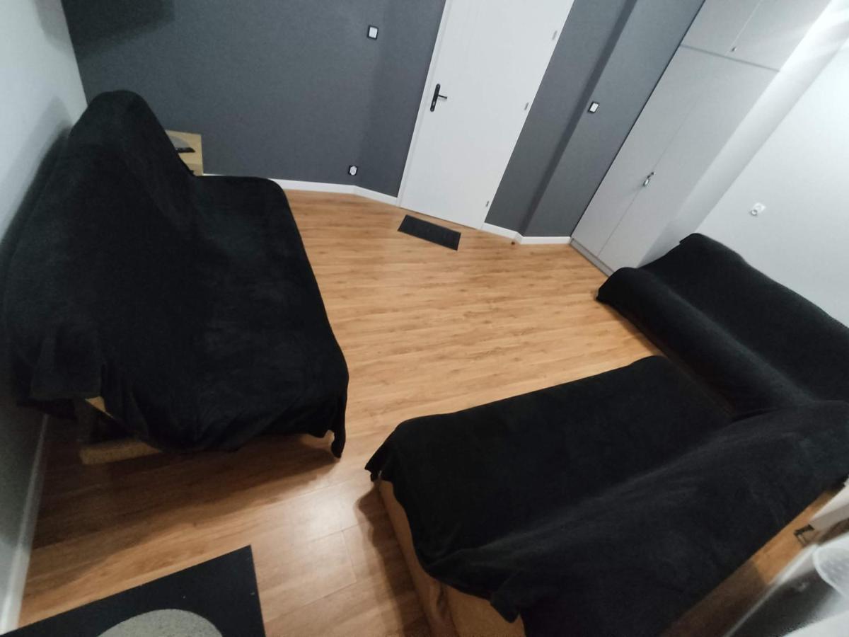 3030 Jana Spychalskiego 32 - Tanie Pokoje W Apartamencie - Samodzielne Zameldowanie - Self Check In Poznan Dış mekan fotoğraf