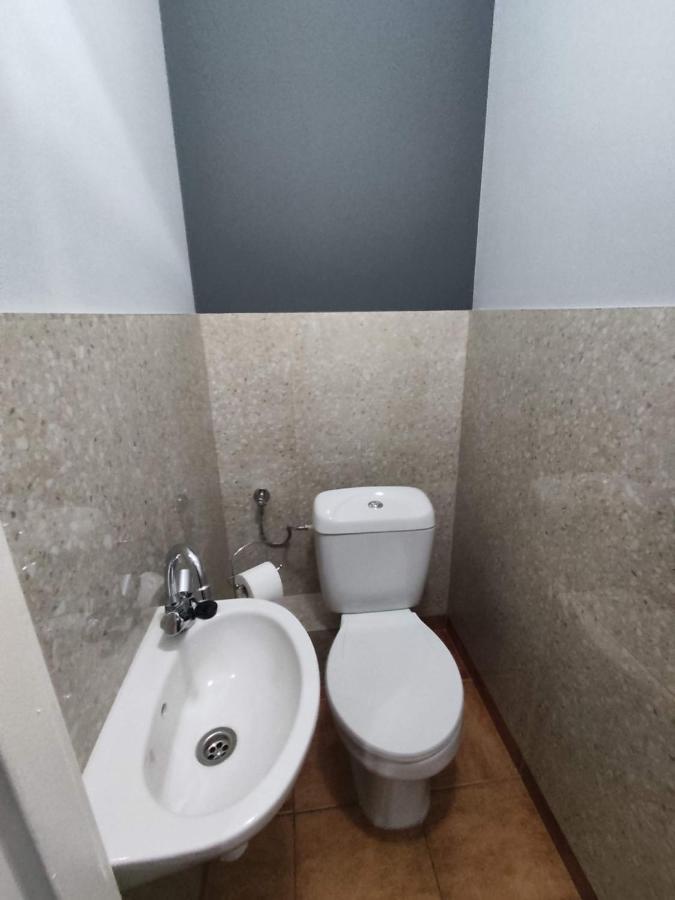 3030 Jana Spychalskiego 32 - Tanie Pokoje W Apartamencie - Samodzielne Zameldowanie - Self Check In Poznan Dış mekan fotoğraf