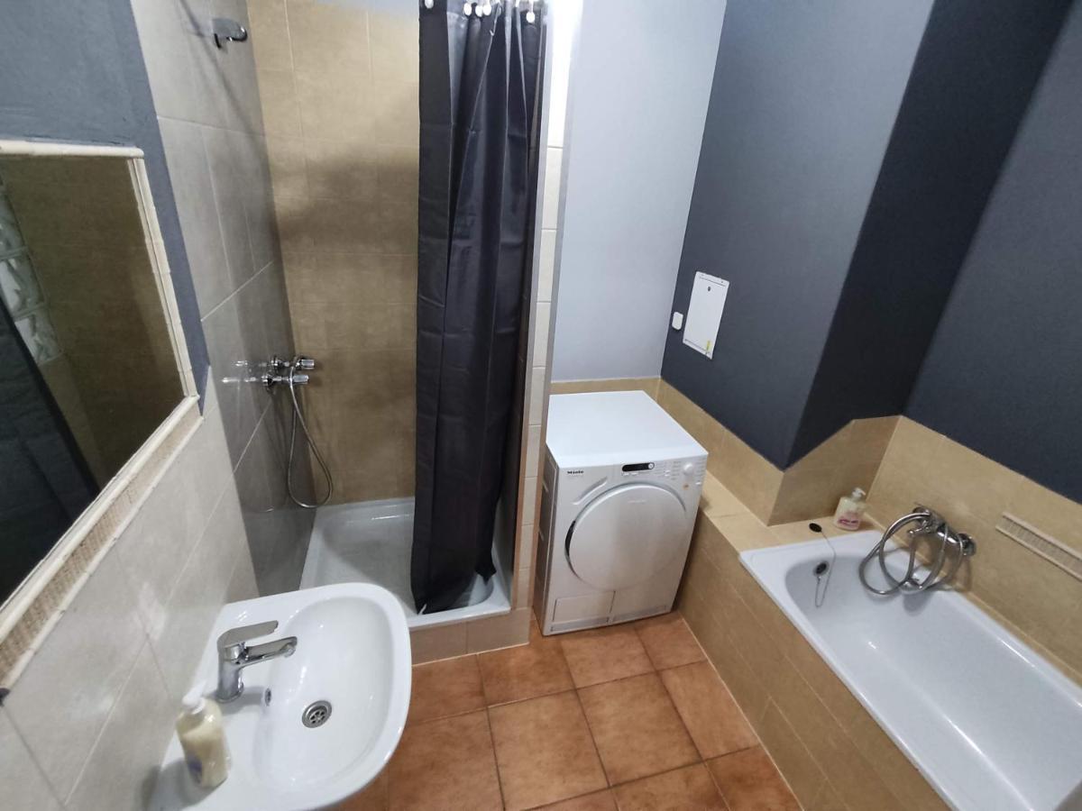 3030 Jana Spychalskiego 32 - Tanie Pokoje W Apartamencie - Samodzielne Zameldowanie - Self Check In Poznan Dış mekan fotoğraf