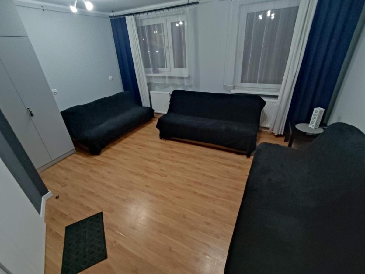 3030 Jana Spychalskiego 32 - Tanie Pokoje W Apartamencie - Samodzielne Zameldowanie - Self Check In Poznan Dış mekan fotoğraf