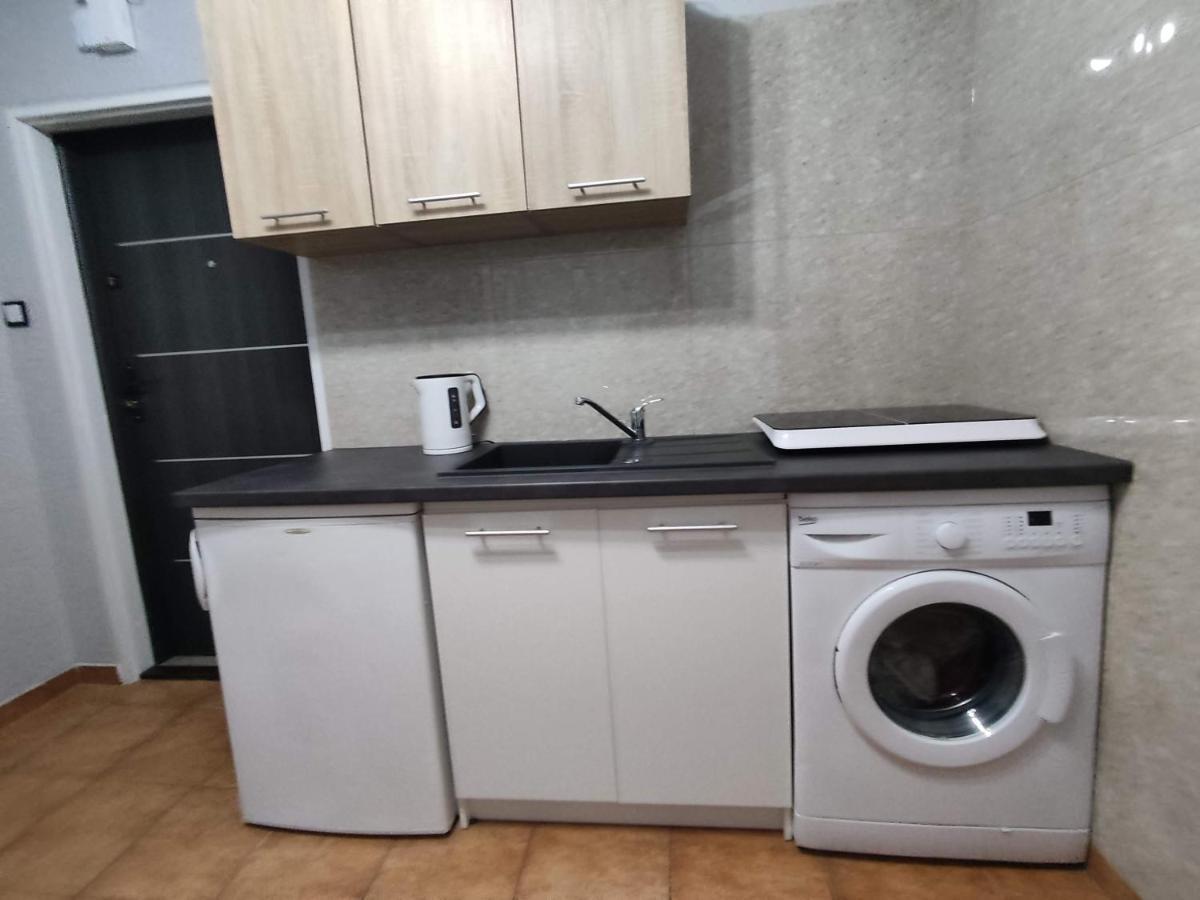 3030 Jana Spychalskiego 32 - Tanie Pokoje W Apartamencie - Samodzielne Zameldowanie - Self Check In Poznan Dış mekan fotoğraf