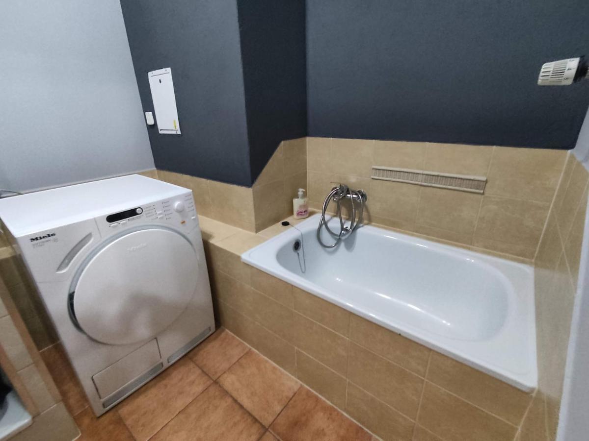 3030 Jana Spychalskiego 32 - Tanie Pokoje W Apartamencie - Samodzielne Zameldowanie - Self Check In Poznan Dış mekan fotoğraf